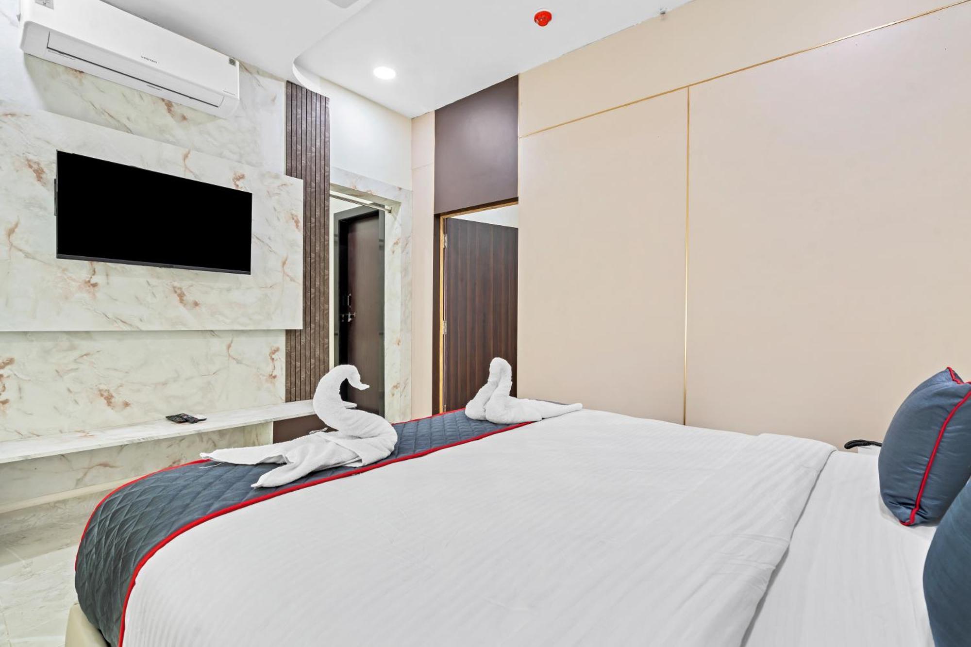 Hotel Sky Land Khammam ภายนอก รูปภาพ
