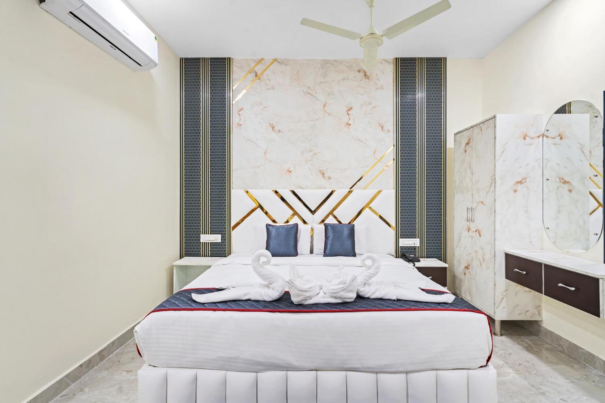 Hotel Sky Land Khammam ภายนอก รูปภาพ