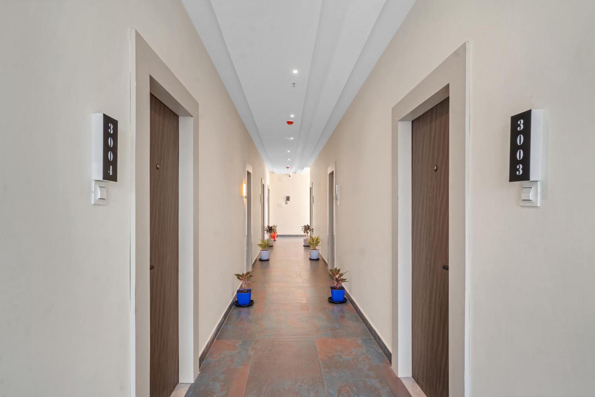 Hotel Sky Land Khammam ภายนอก รูปภาพ